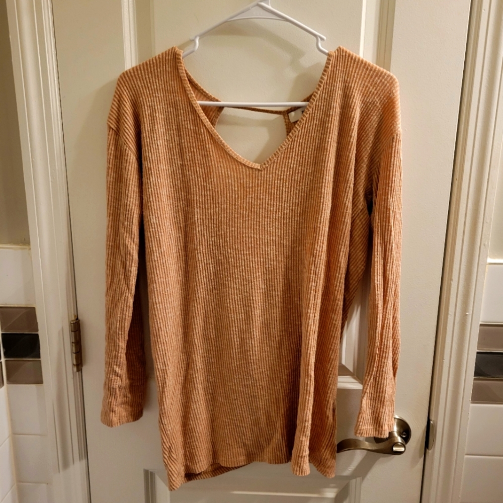 Long sleeve, open back